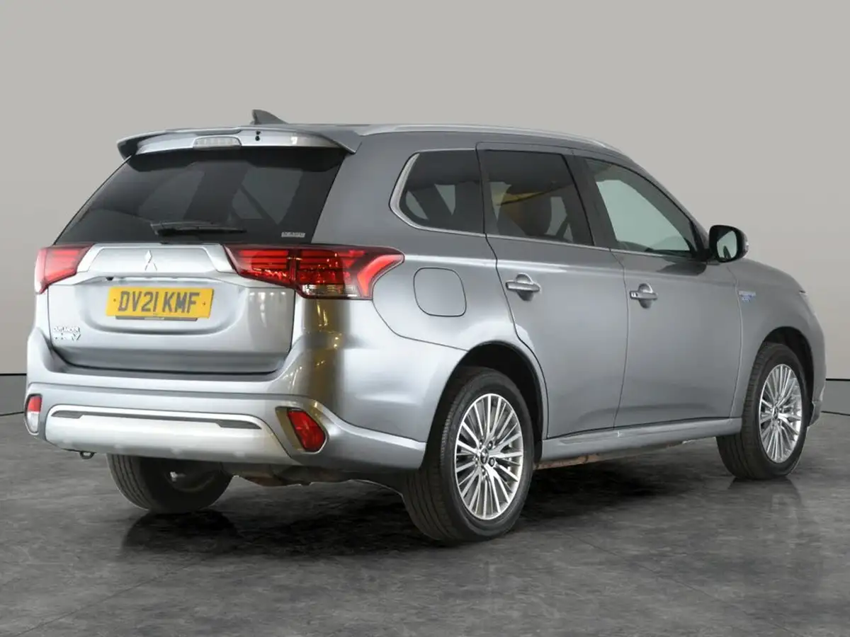 2021-mitsubishi-outlander-24-dynamic-phev-big-12