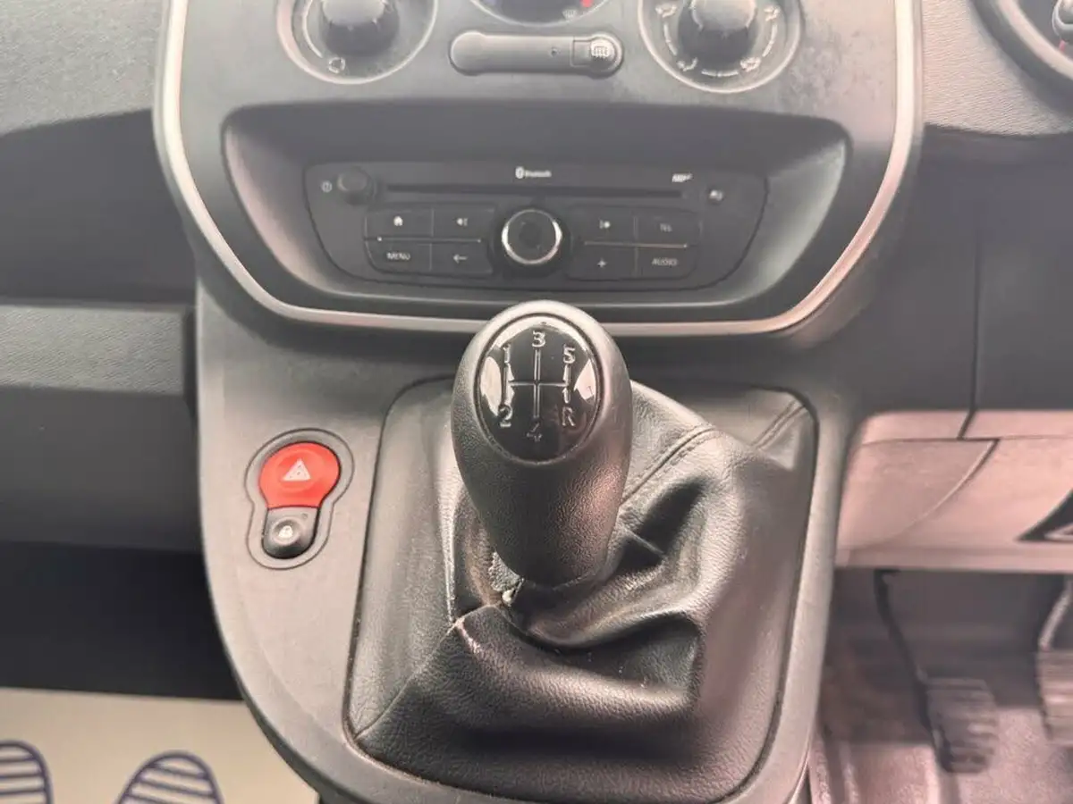 2017-renault-kangoo-maxi-15dci-ll21-energy-90-maxi-pt-business-panel-big-14
