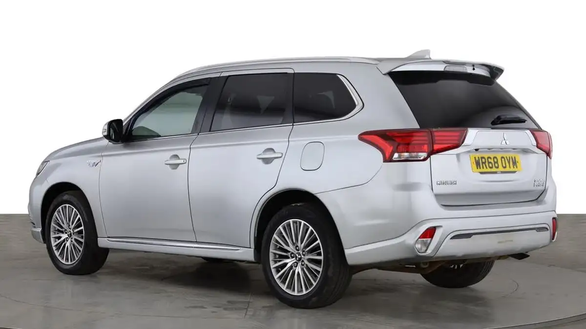 2018-mitsubishi-outlander-24-5h-phev-big-5