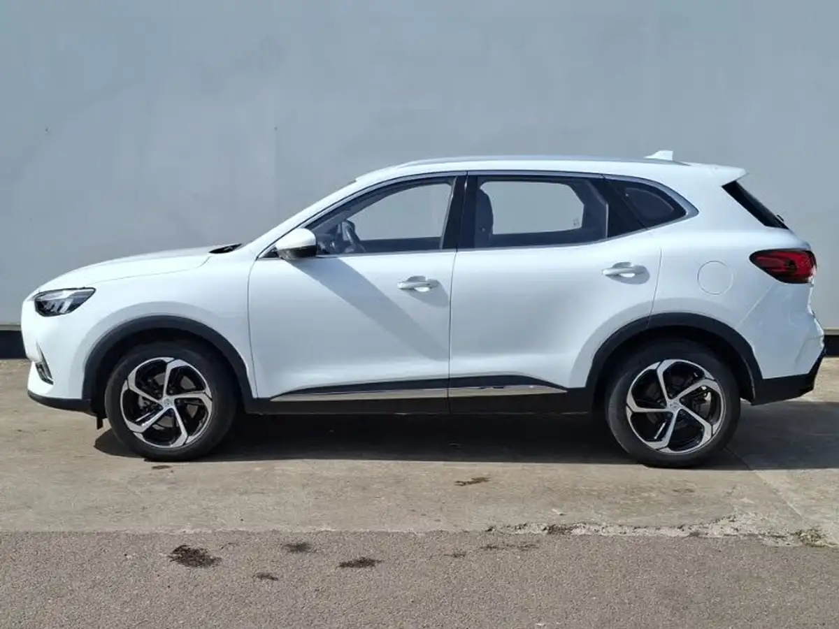 2024-mg-hs-15t-gdi-se-162ps-1490cc-big-3