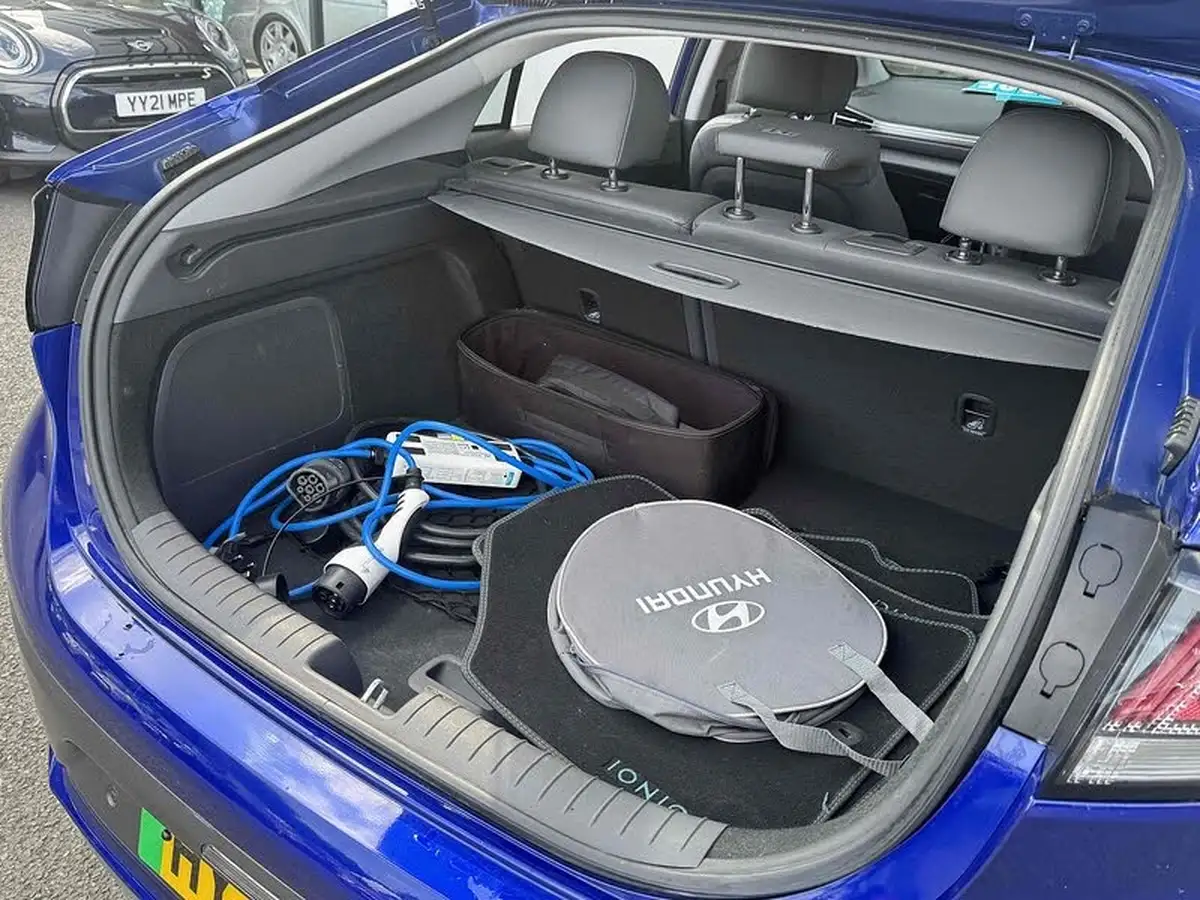 2020-hyundai-ioniq-e-premium-se-electric-100kw-big-19
