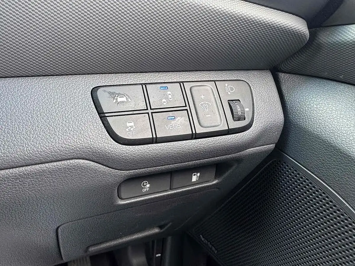 2020-hyundai-ioniq-e-premium-se-electric-100kw-big-43