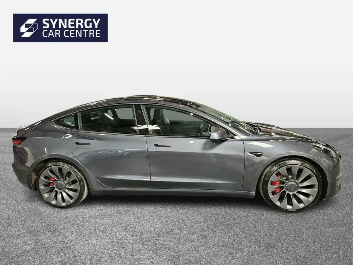 2020-tesla-model-3-e-performance-big-3