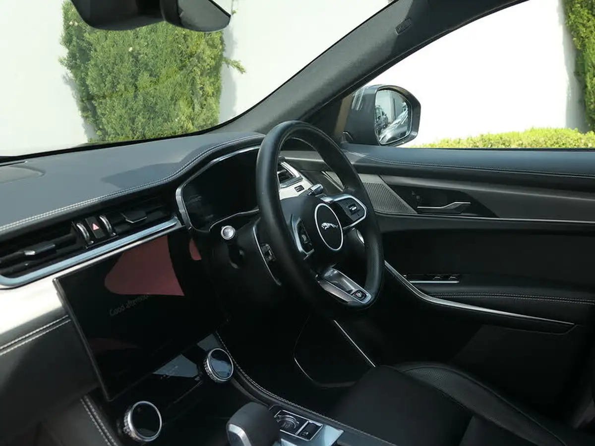 2021-jaguar-f-pace-20-d200-r-dynamic-s-mhev-big-17