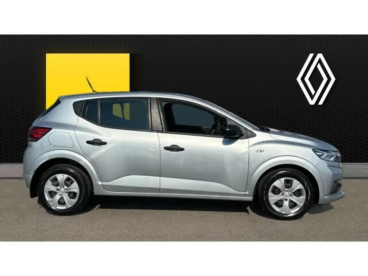2021-dacia-sandero-10-sce-essential-big-4