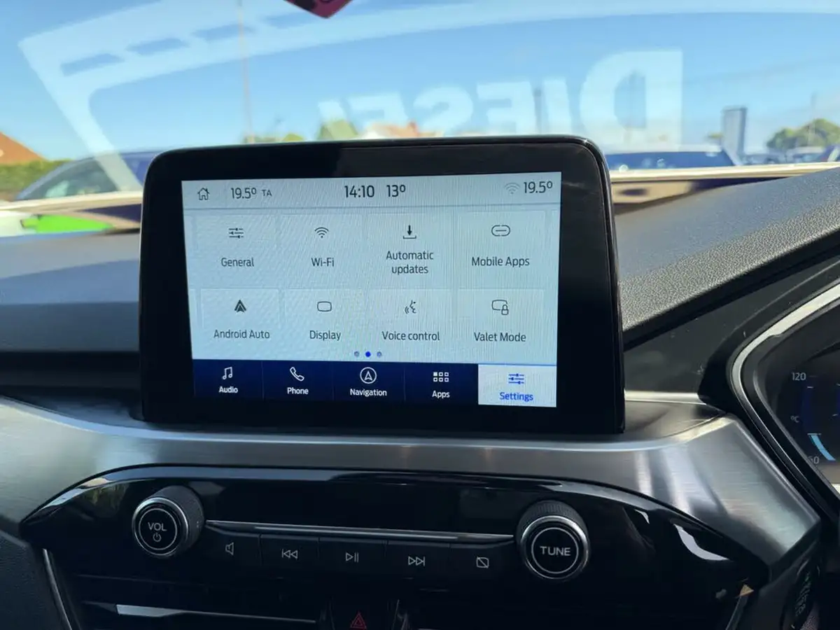 2022-ford-kuga-big-55
