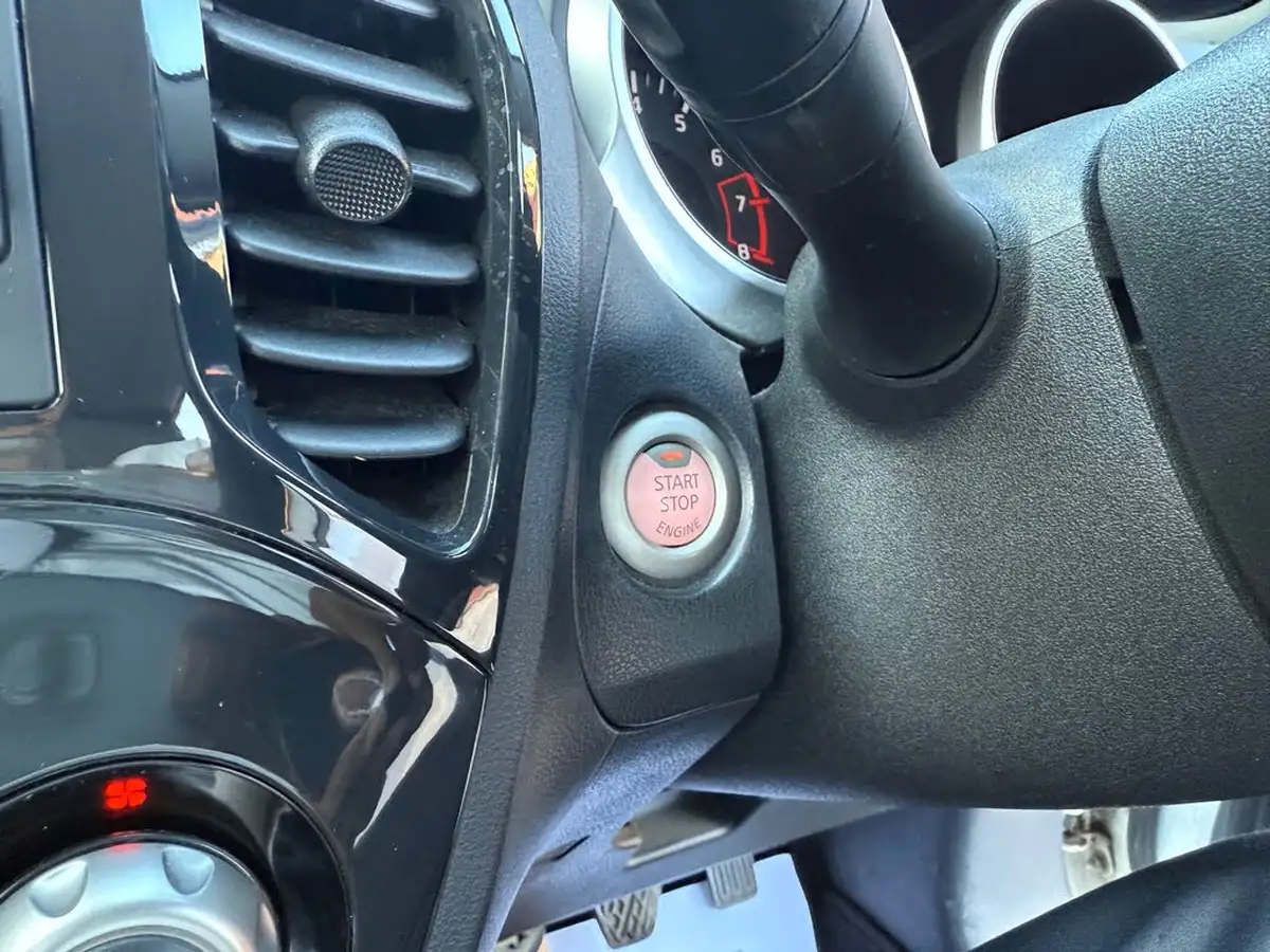 2010-nissan-juke-16-tekna-16v-1598cc-big-35