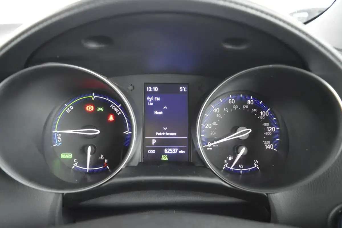 2020-toyota-c-hr-18-vvt-i-icon-parking-pack-big-14