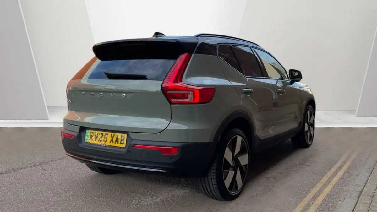 2025-volvo-ex40-e-ultra-big-6