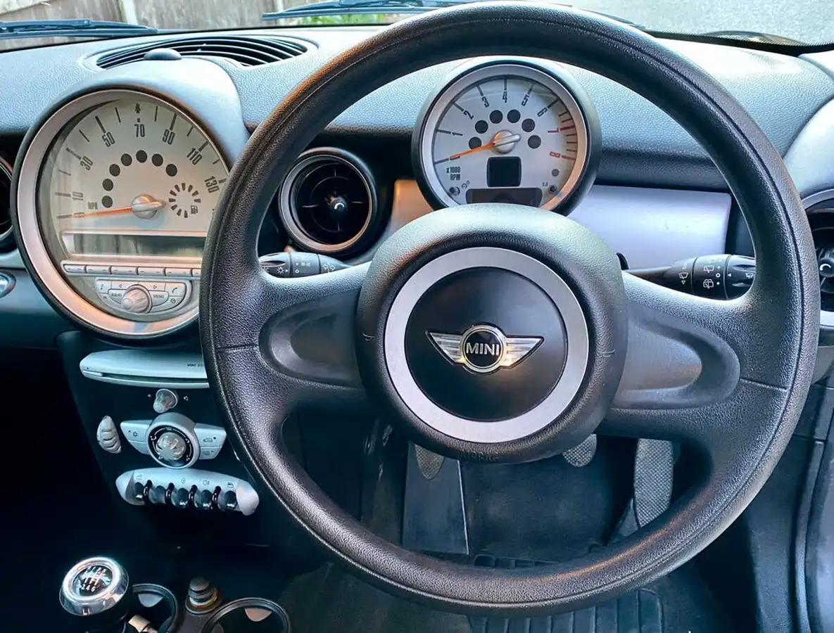 2008-mini-clubman-16-cooper-120bhp-big-18