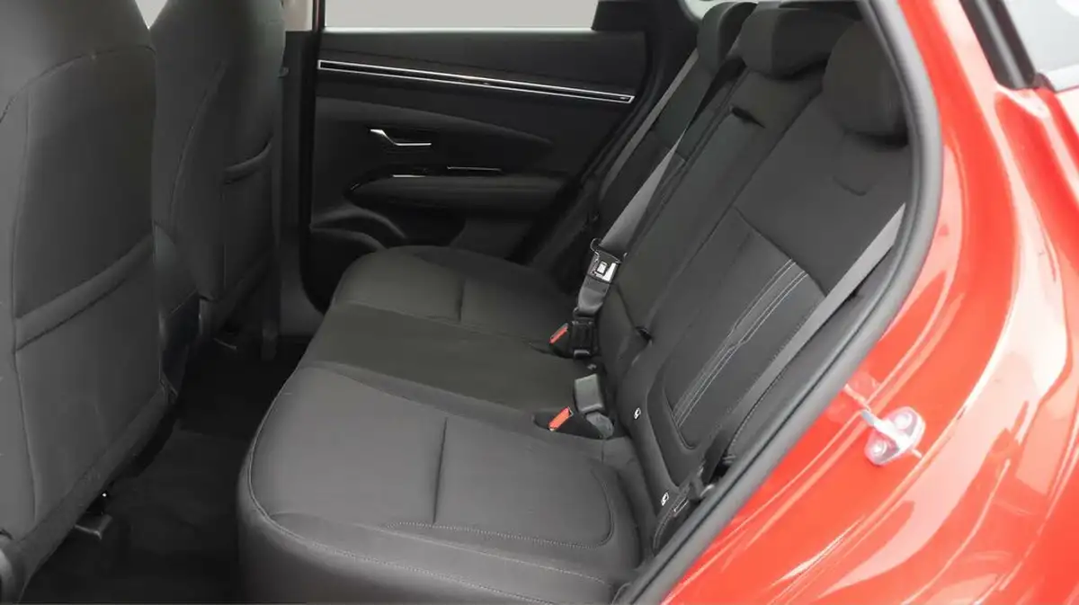 2023-hyundai-tucson-16-t-gdi-se-connect-230ps-hybrid-auto-big-16