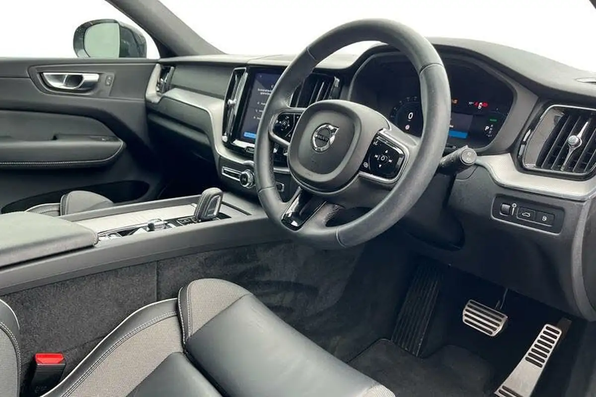 2022-volvo-xc60-20-t6-r-design-350bhp-plug-in-hybrid-big-8