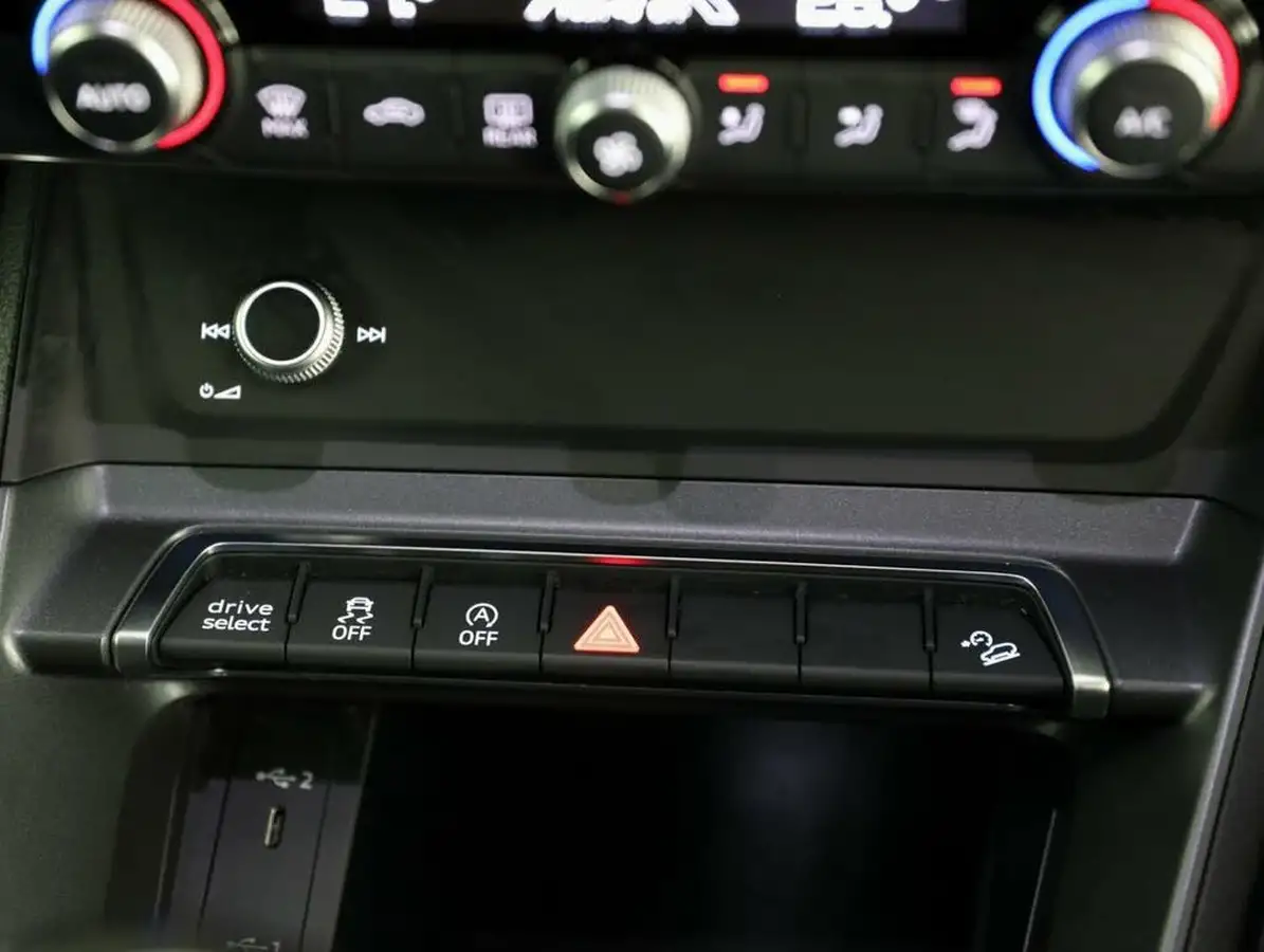 2021-audi-q3-15-35-tfsi-s-line-cod-station-wagon-big-25