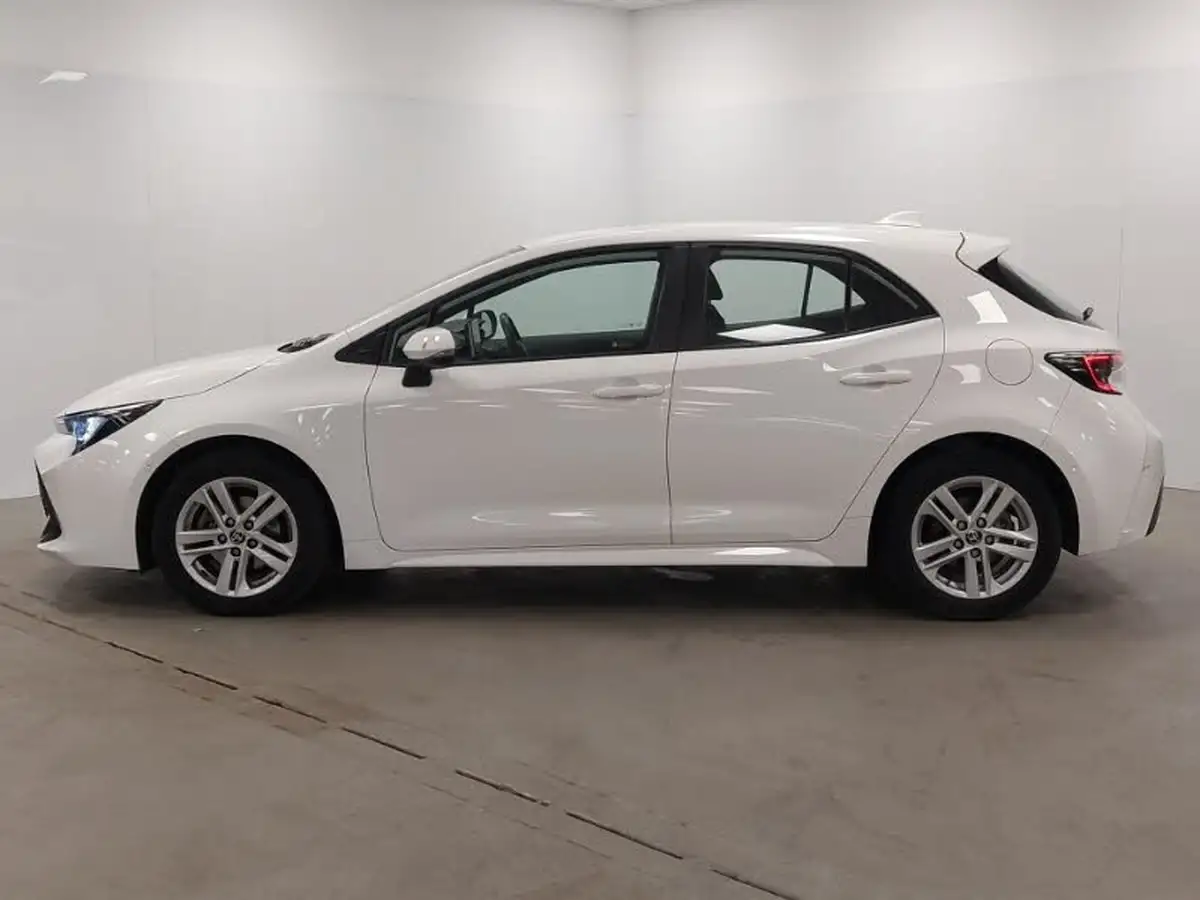 2022-toyota-corolla-18-vvt-i-icon-tech-trk-hatchback-5d-big-3