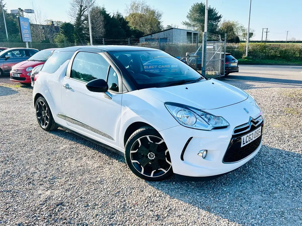 2014-citroen-ds3-16e-hdi-dsport-big-0