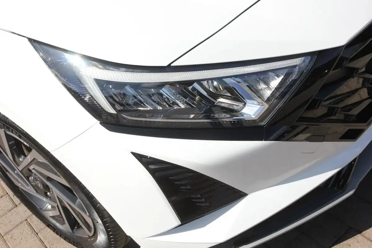 2024-hyundai-i20-10-t-gdi-advance-dct-big-27