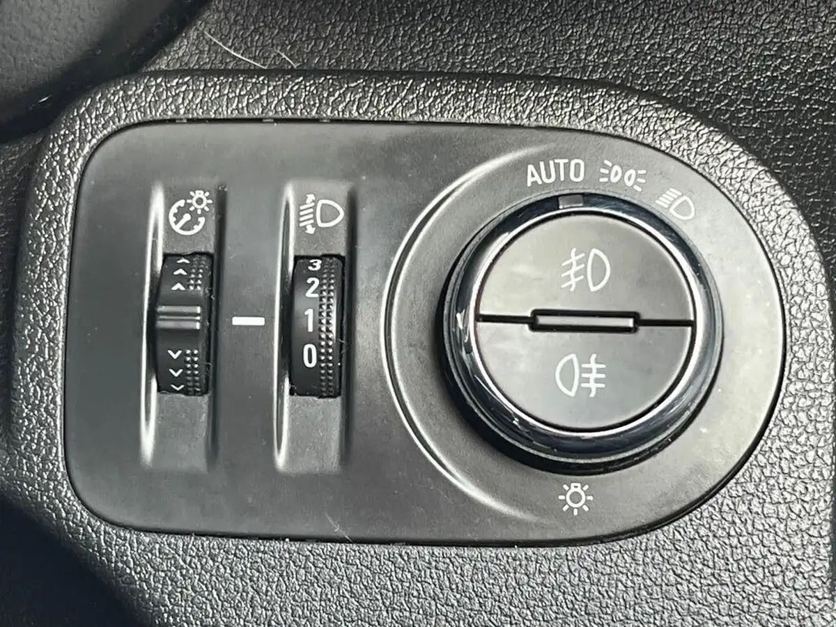 2022-vauxhall-combo-15cdti-sportive-2300-100pseu6d-l1h1-big-25