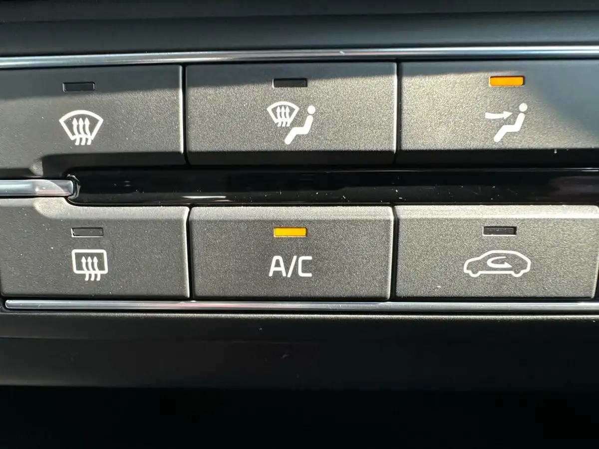2020-kia-ceed-10-t-gdi-2-hatchback-big-18