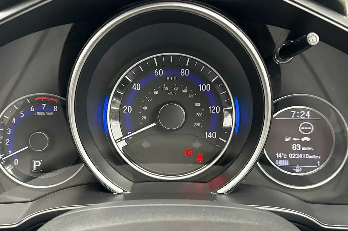 2019-honda-jazz-13-i-vtec-ex-navi-cvt-big-10
