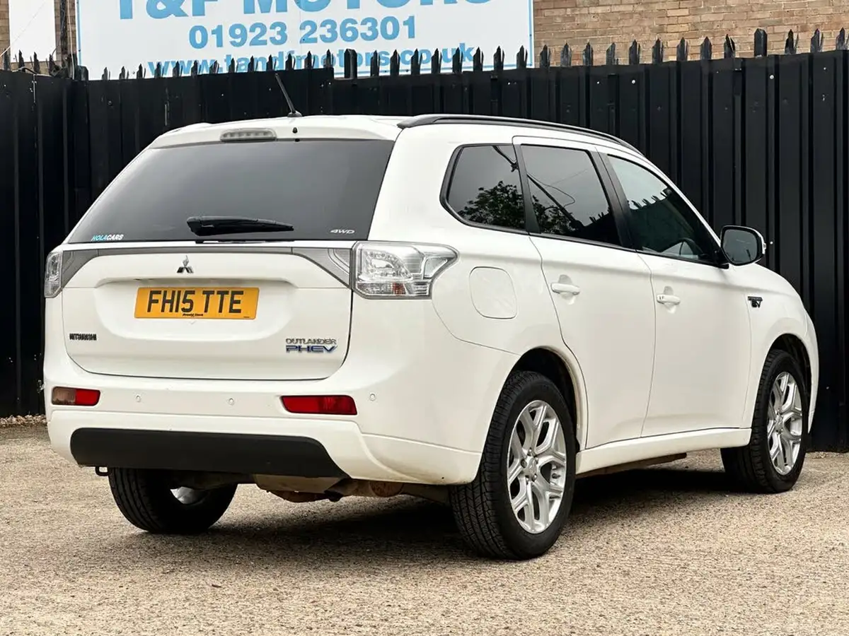 2015-mitsubishi-outlander-20-gx3h-phev-5st-big-7