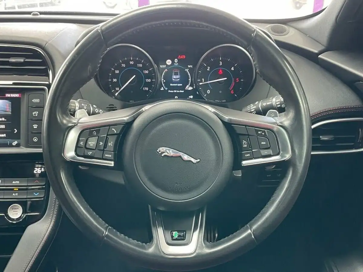 2018-jaguar-f-pace-20-i4d-r-sport-180ps-awd-auto-big-28