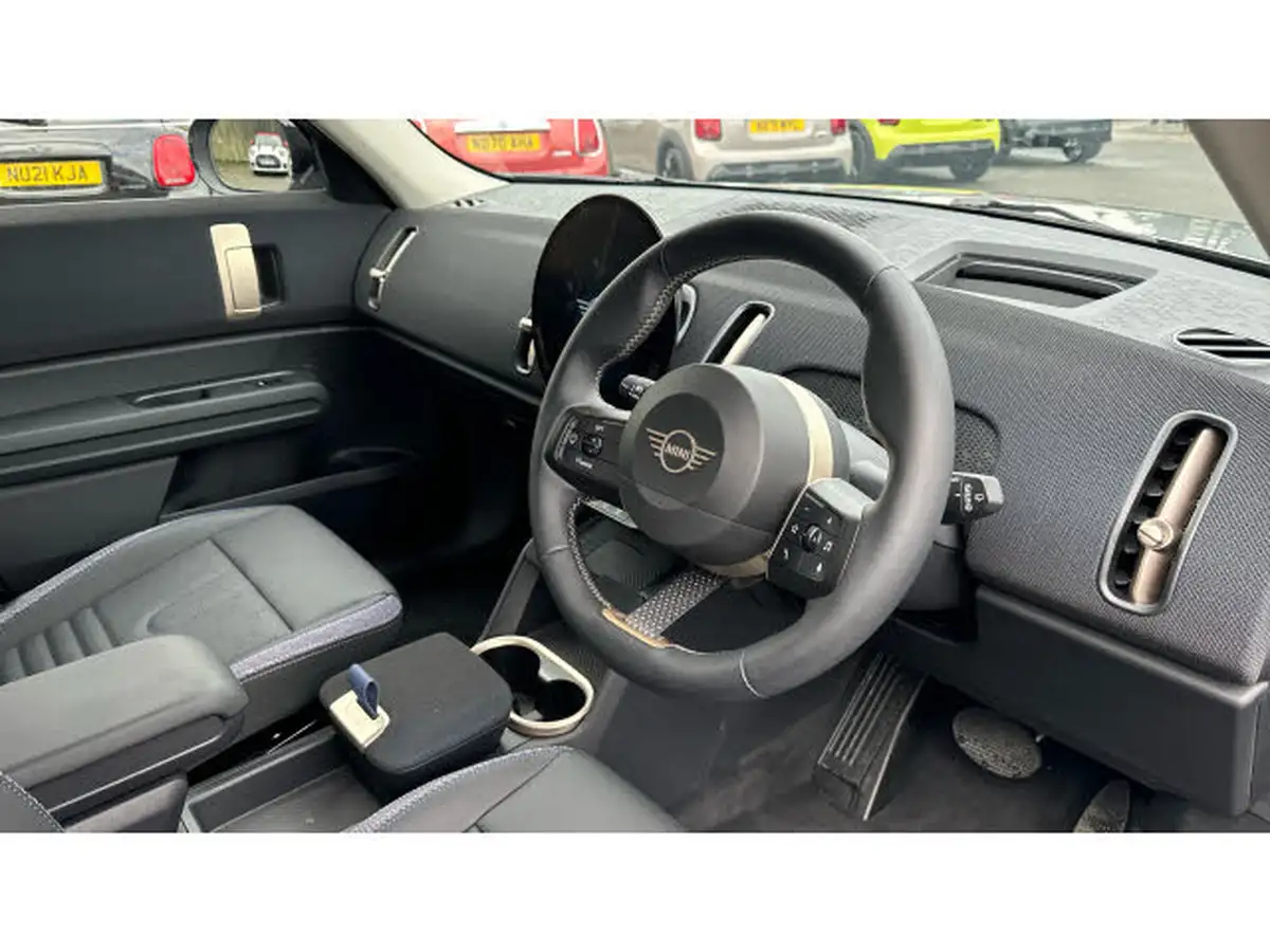 2024-mini-countryman-e-cooper-se-classic-big-5