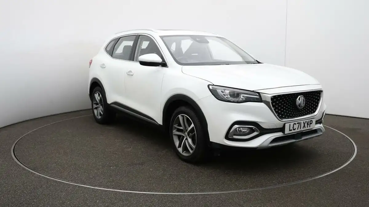 2021-mg-hs-15t-gdi-exclusive-162ps-big-35