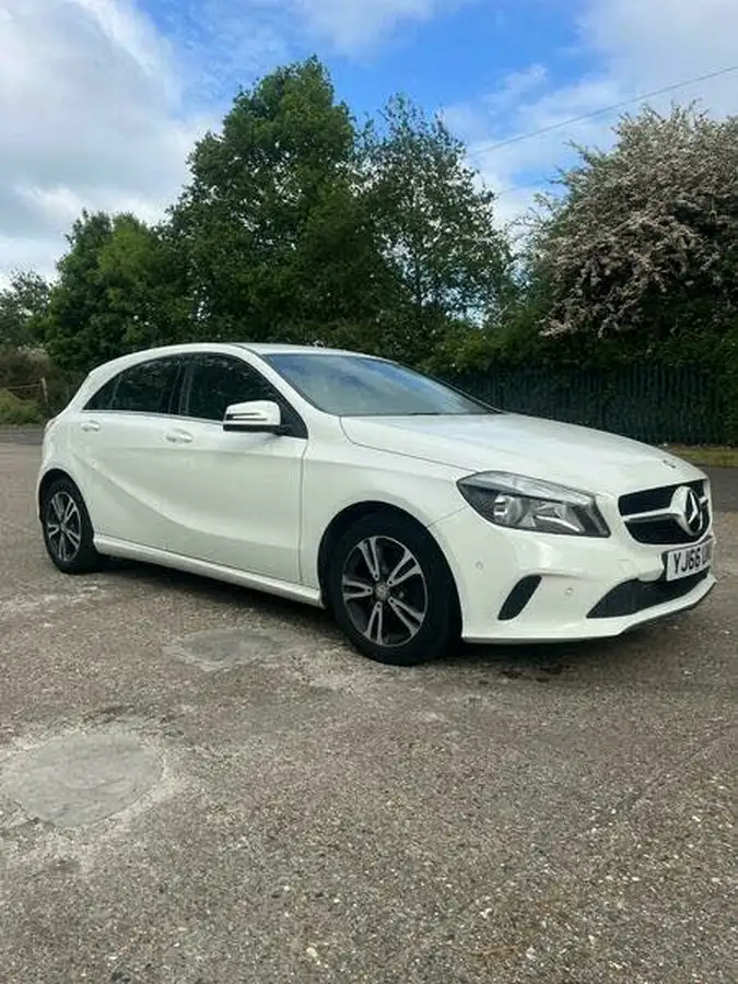2016-mercedes-benz-a-class-21d-a200d-se-executivess-big-7