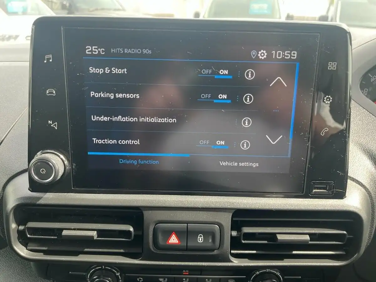 2020-peugeot-partner-15-bluehdi-1000-professional-100ps-eu6dt-panel-big-24