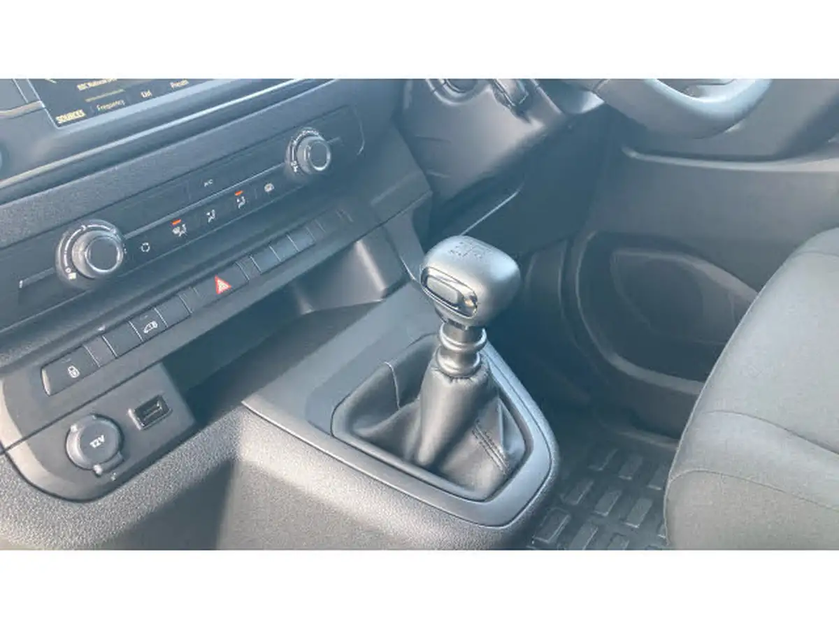 2023-vauxhall-vivaro-15td-2900-l1h1-prime-big-12