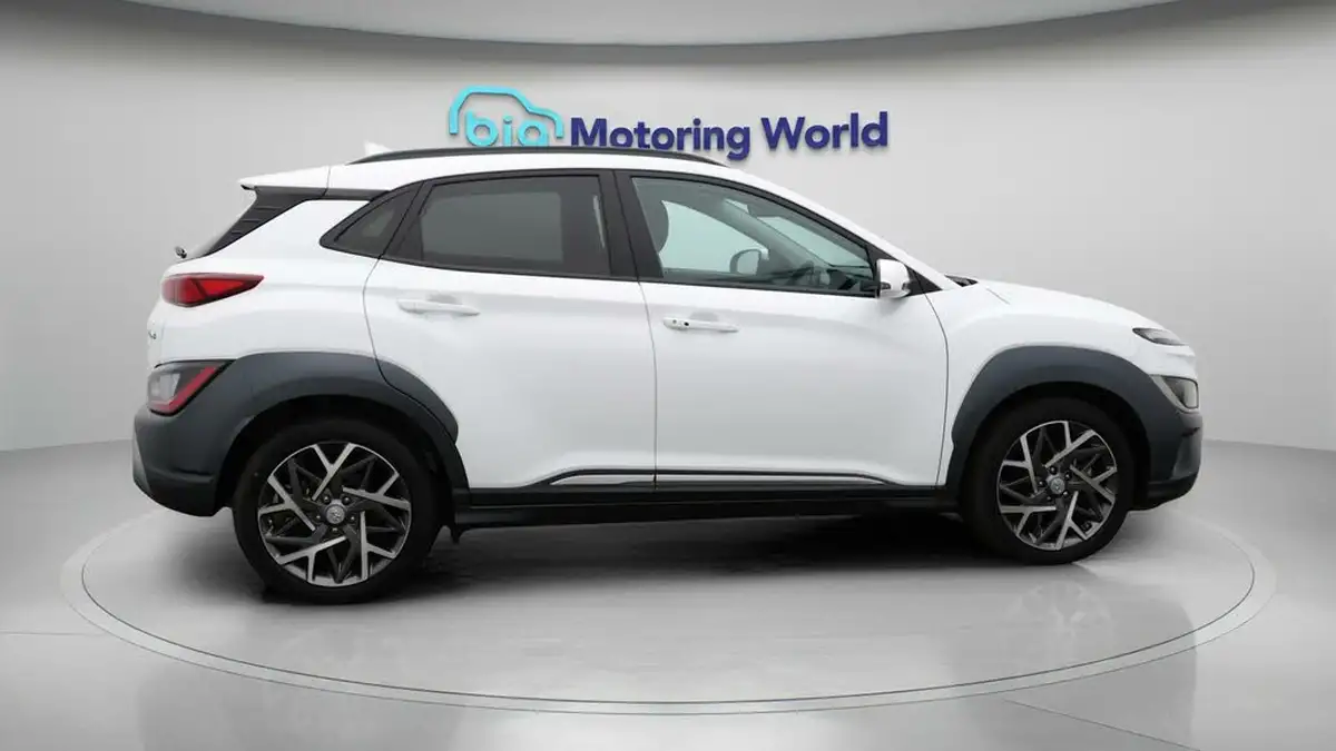2021-hyundai-kona-16-gdi-premium-hybrid-big-8