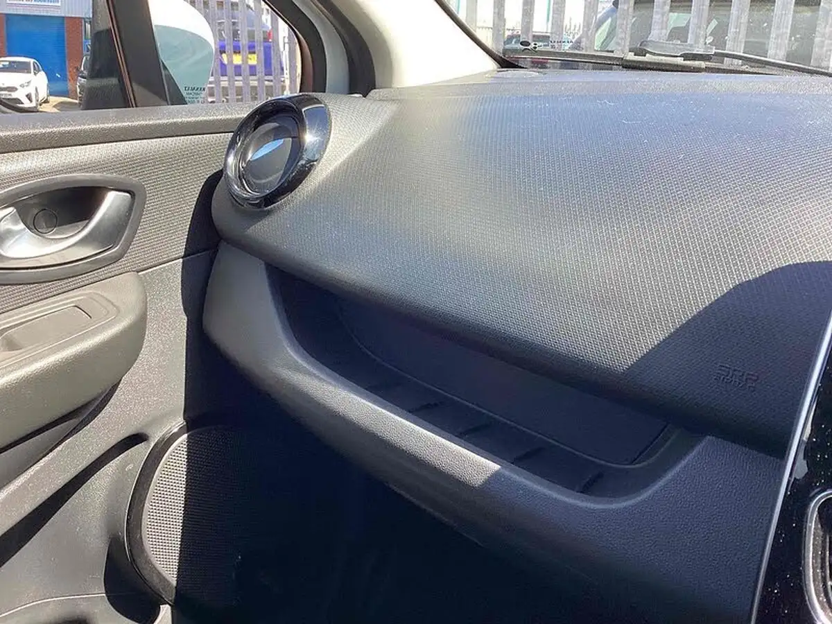 2016-renault-clio-09-tce-dynamique-nav-big-30