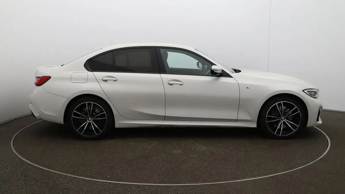 2020-bmw-3-series-20-330e-m-sport-saloon-4d-big-41