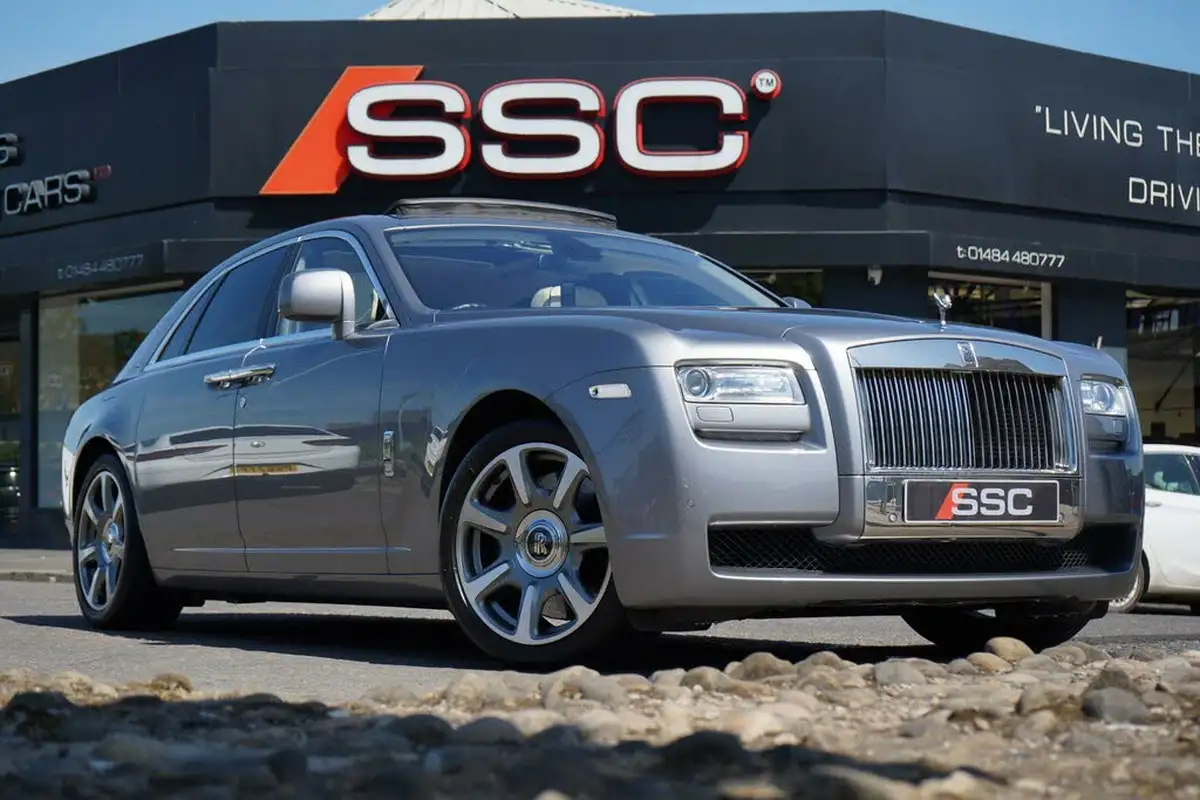 2011-rolls-royce-ghost-66-big-0