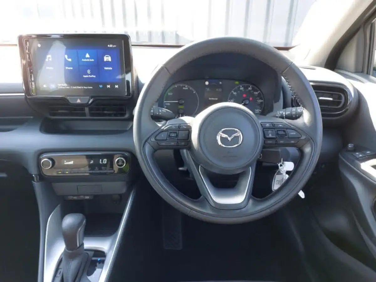 2024-mazda-mazda2-15-centre-line-big-6