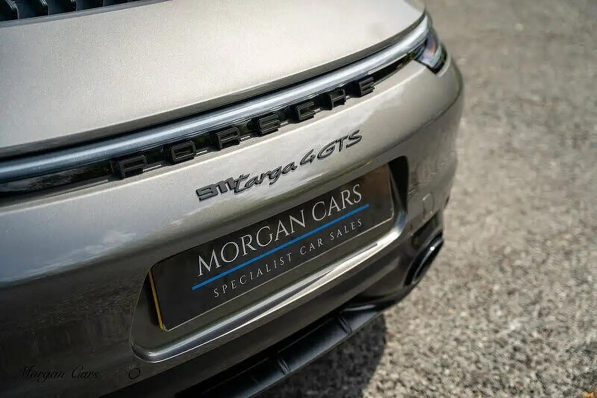 2022-porsche-911-30-targa-4-gts-pdk-big-17