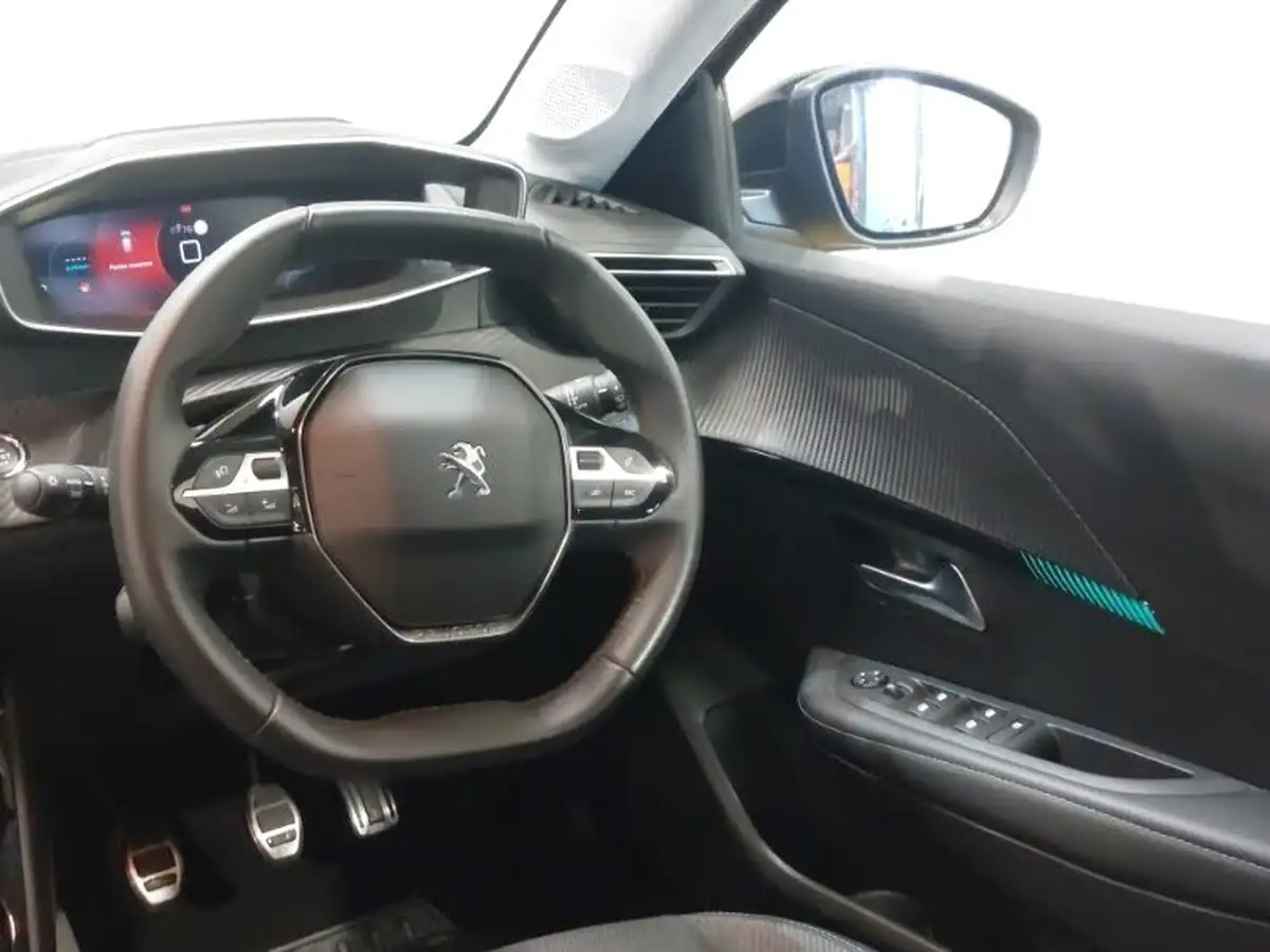 2022-peugeot-208-12-puretech-allure-premium-100ps-big-9