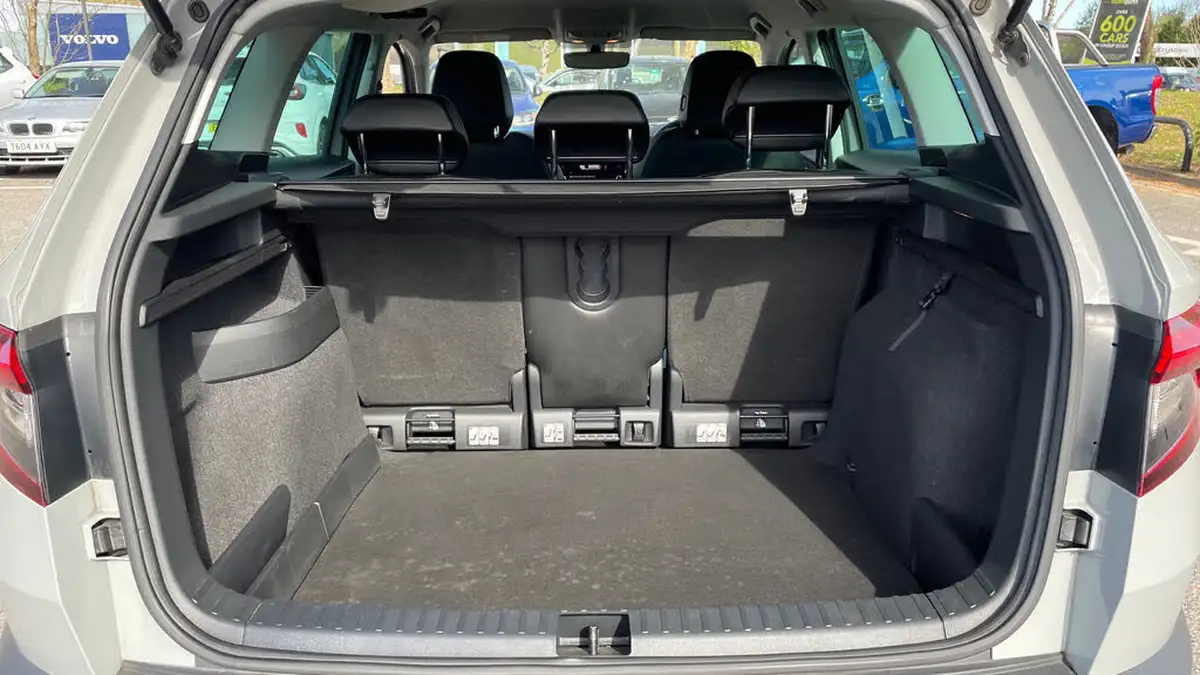 2021-skoda-karoq-15-tsi-se-l-big-14