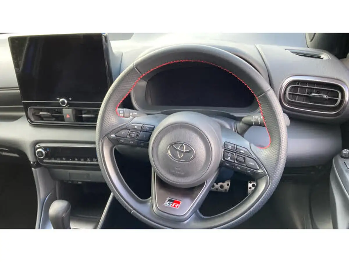 2024-toyota-yaris-15-vvt-i-gr-sport-128bhp-big-7