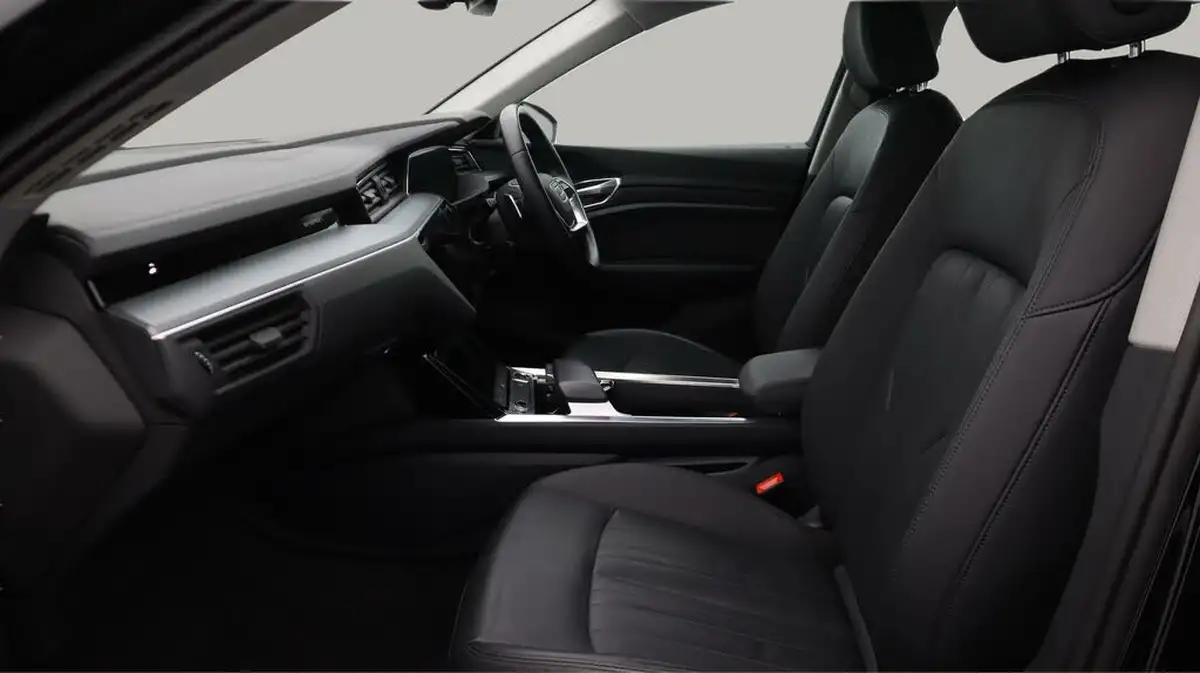 2021-audi-e-tron-50e-technik-station-wagon-big-14