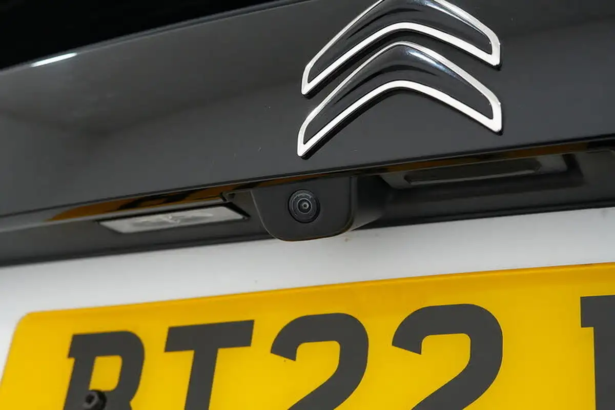 2022-citroen-c4-e-shine-plus-big-12