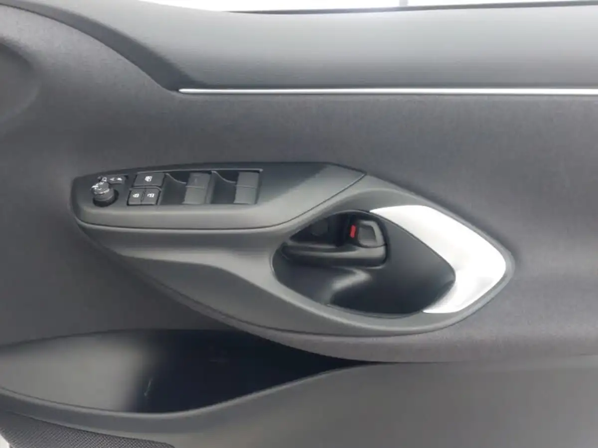 2024-mazda-mazda2-15-exclusive-line-big-15