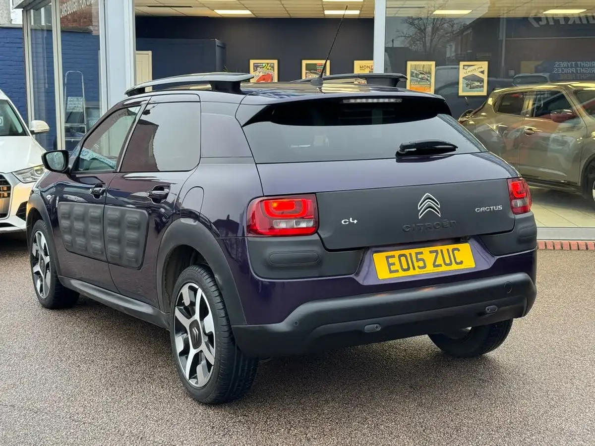 2015-citroen-c4-cactus-16bluehdi-flair-big-32