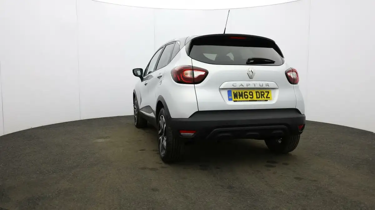 2020-renault-captur-09-tce-iconic-big-22