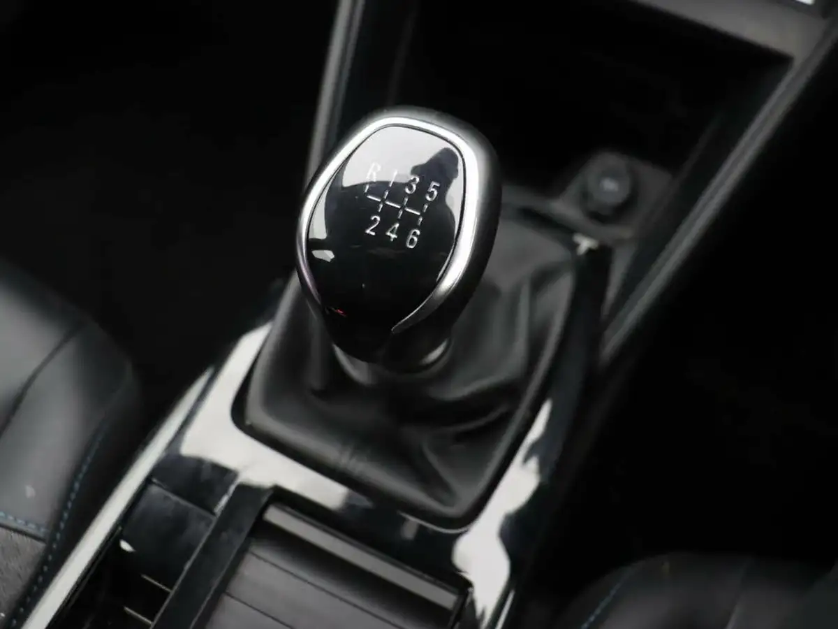 2022-citroen-c4-12-puretech-sense-big-19