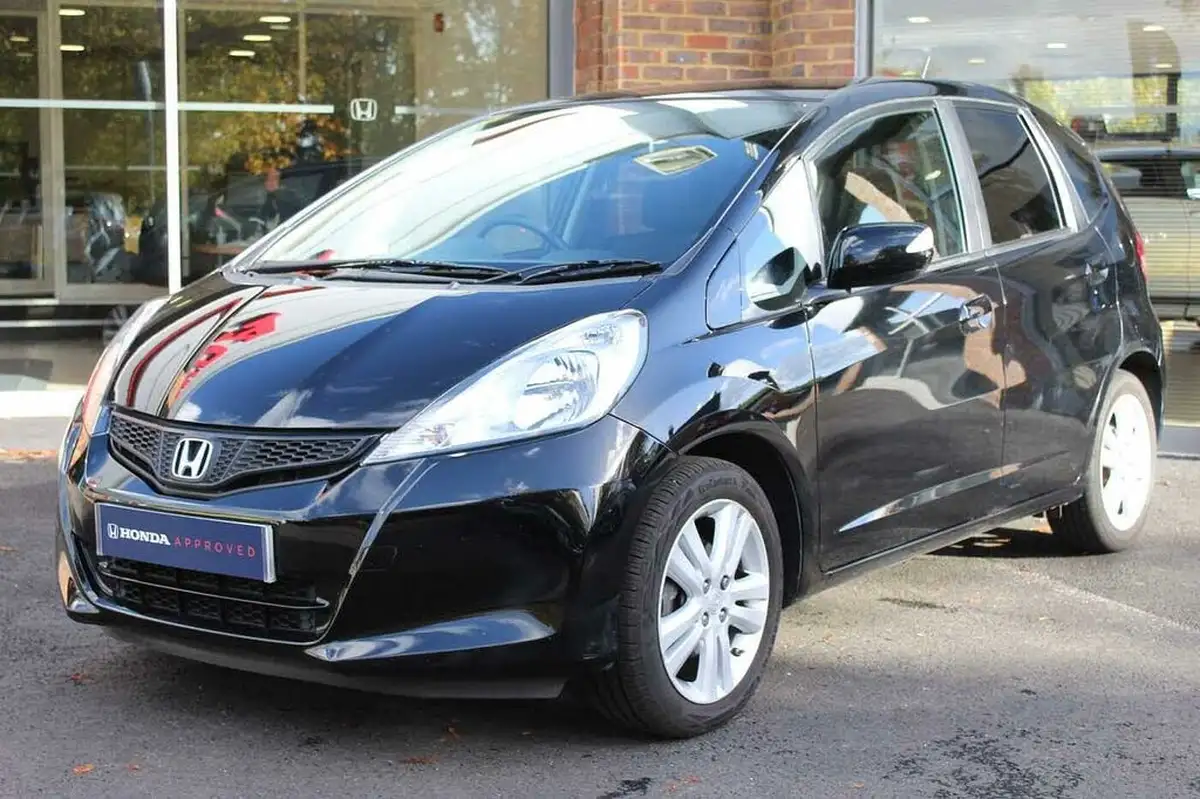2014-honda-jazz-14-es-plus-cvt-big-9
