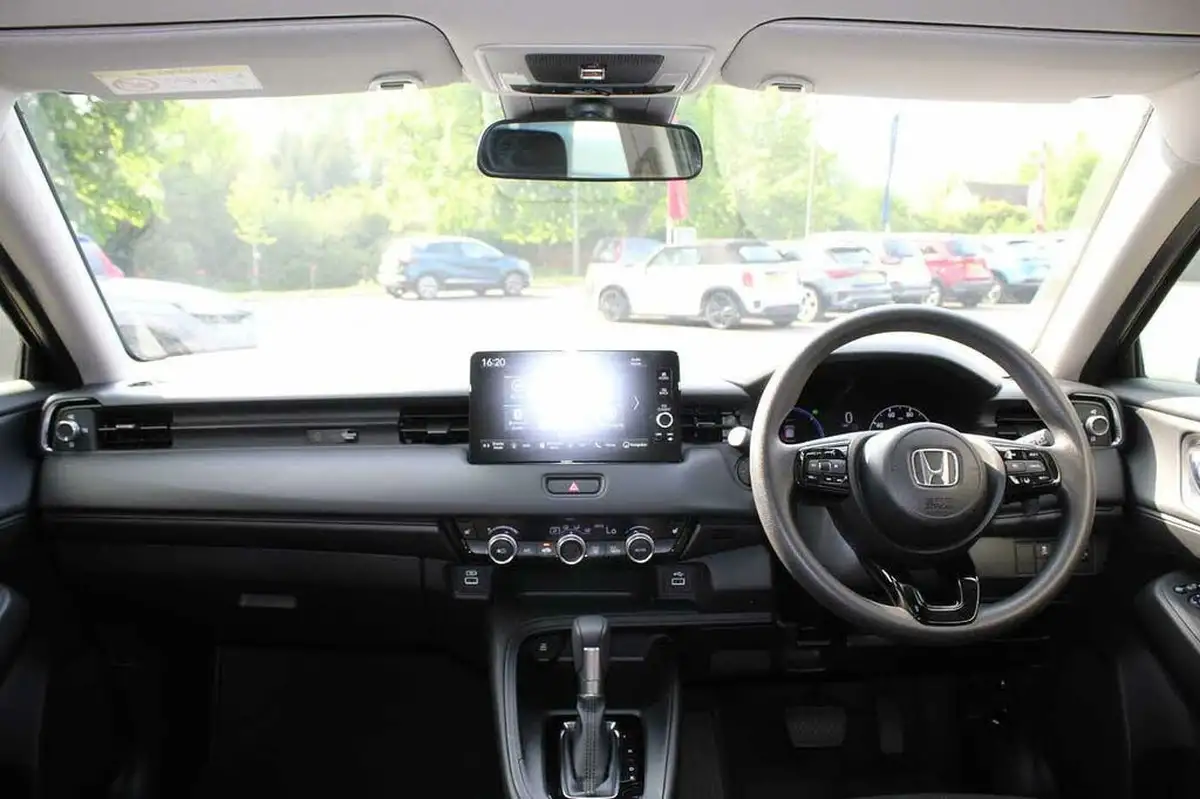 2023-honda-hr-v-15-i-mmd-elegance-big-3