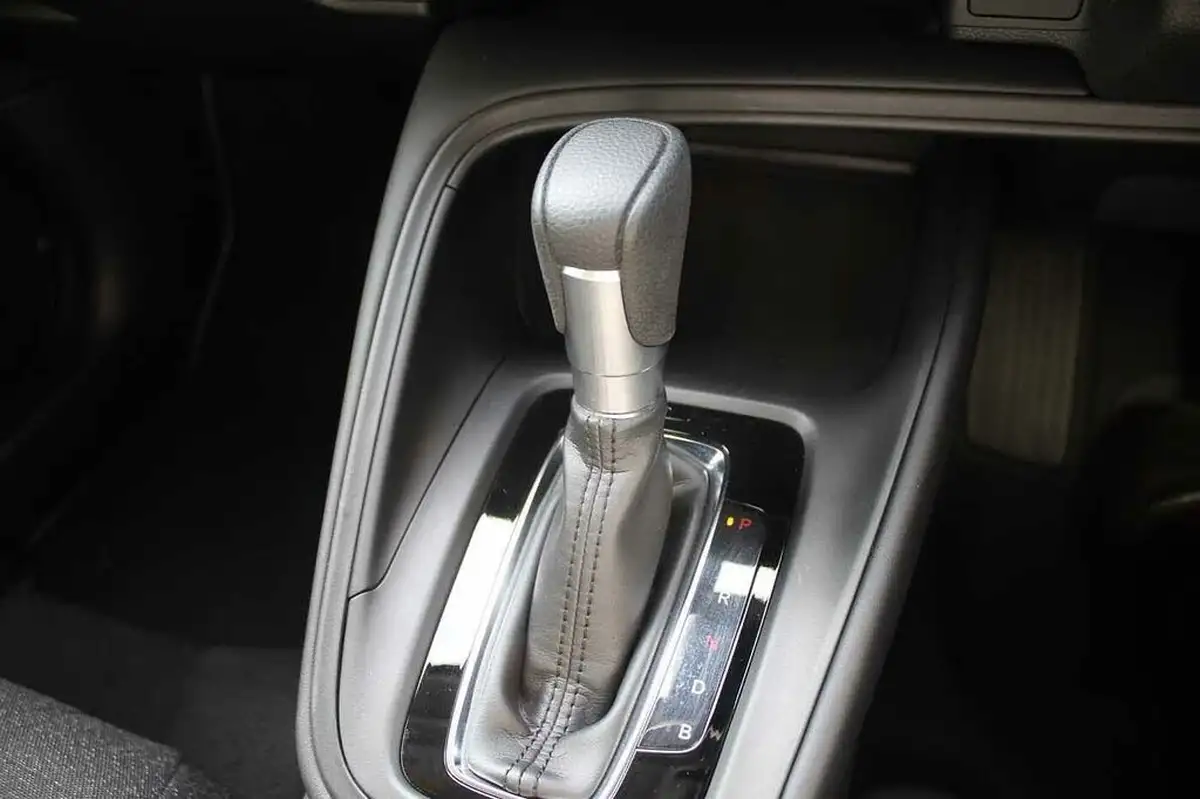 2023-honda-hr-v-15-i-mmd-elegance-big-27