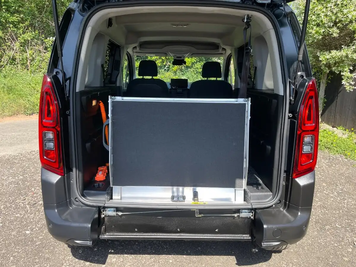 2024-citroen-berlingo-big-4
