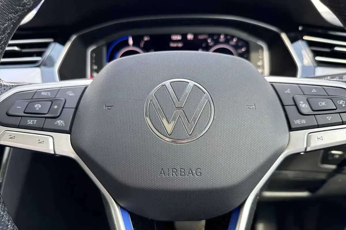 2022-volkswagen-passat-14-tsi-gte-advance-estate-5d-big-39